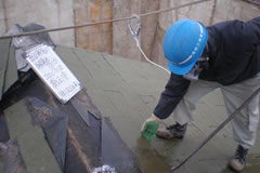 屋根材（アスベスト含有建材）撤去の様子